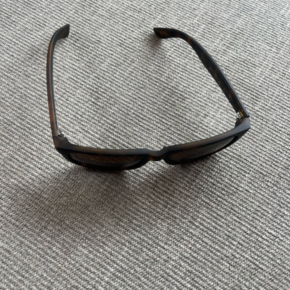 FRAME: Square
FRAME COLOR: Matte Havana
MATERIAL: Injected
TEMPLE COLOR: Havana - Picture 2 of 6